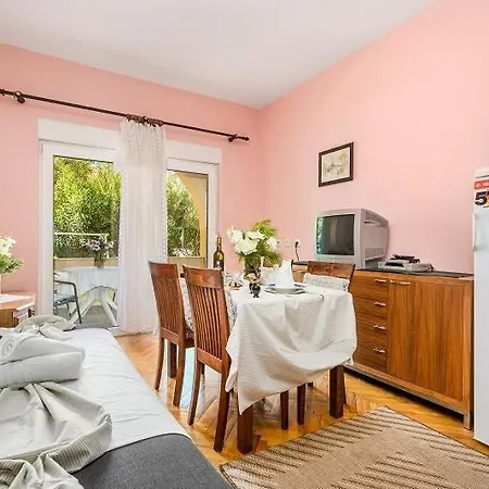 In With Sea View, Balcony, Air Conditioning, Wi-fi *