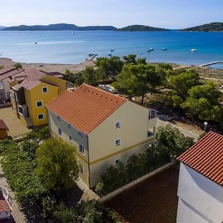 In With Sea View, Balcony, Air Conditioning, Wi-fi *
