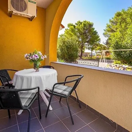 In With Sea View, Balcony, Air Conditioning, Wi-fi Apartment *
