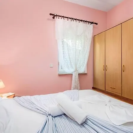 In With Sea View, Balcony, Air Conditioning, Wi-fi Vodice