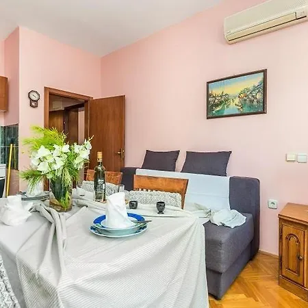 Apartment In With Sea View, Balcony, Air Conditioning, Wi-fi Vodice